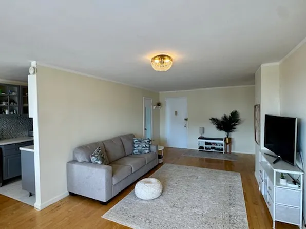 2650 Ocean Parkway image 3 of 16