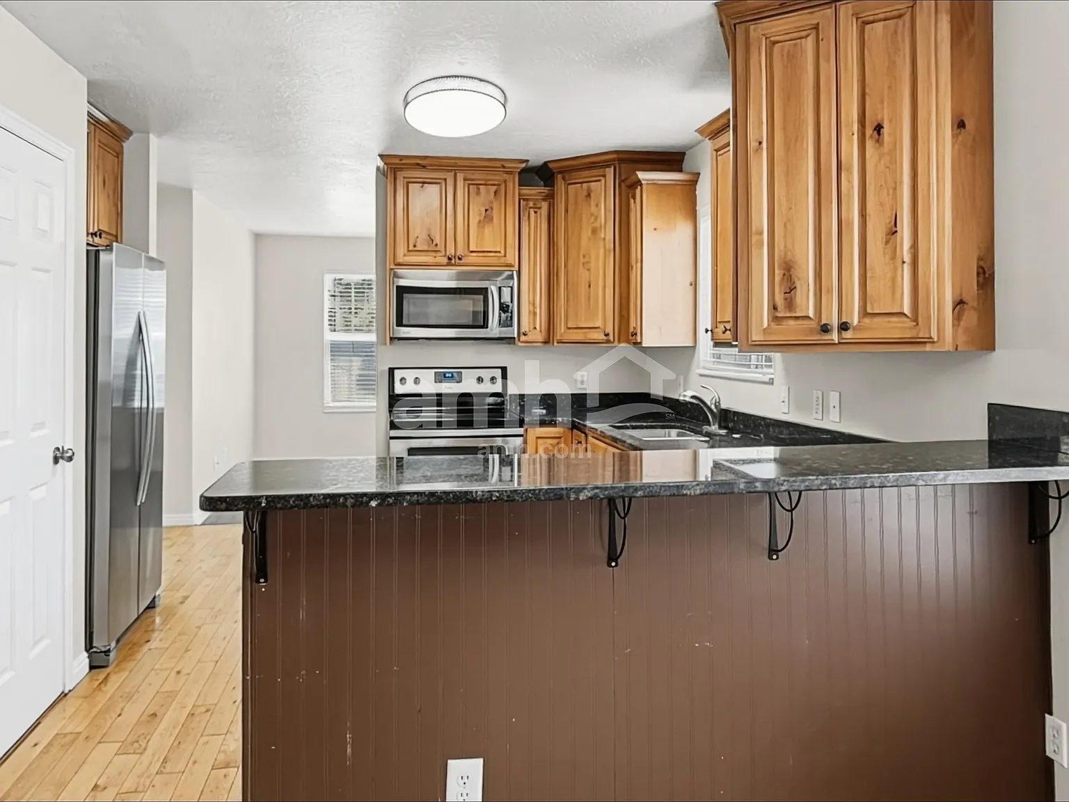 6 bed, 3.5 bath, 2590 sqft, $2,520 — Photo 4