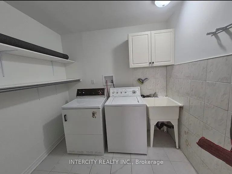 346 Crofters Rd #BASEMENT — Photo 5