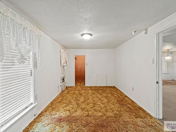 4th image of 610 W Pickens Ave