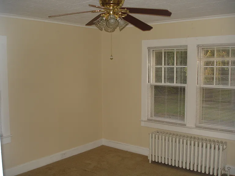 197 Barton Ave — Photo 6