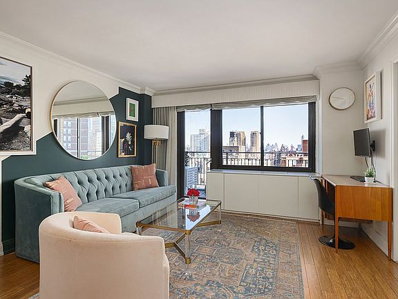 4th image of 201 W 70th St APT 27G