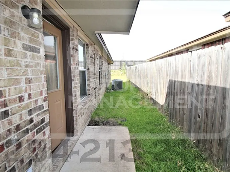 1106 Grace Point Dr — Photo 28