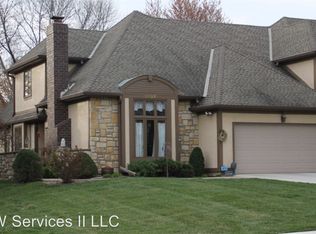 11127 Ash St #11127, Leawood, KS 66211