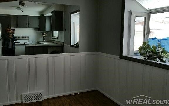 2nd image of 25314 Arlington St