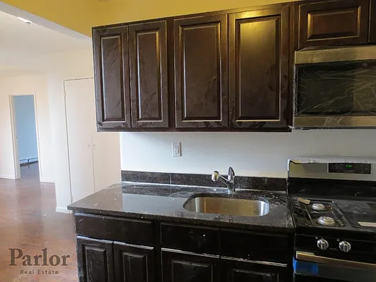 Rented by Parlor Real Estate Corp | media 5