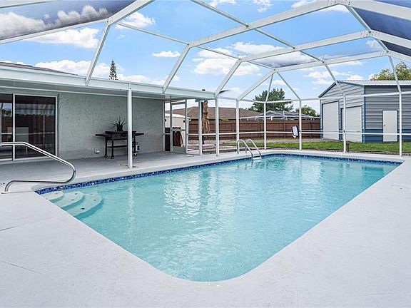 2nd image of 8747 Hemlock Ln