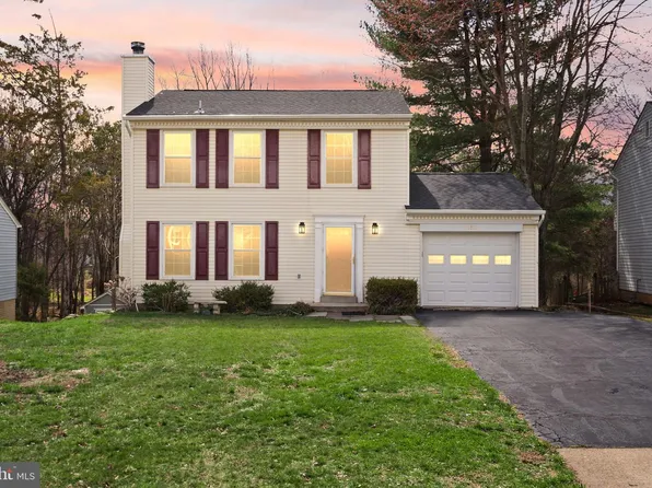 13513 King Charles Dr, Chantilly, VA 20151