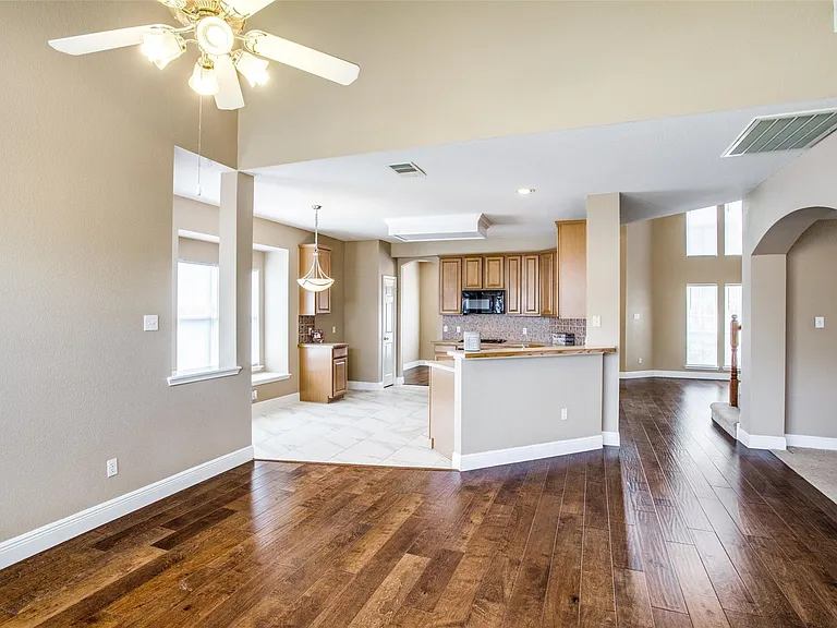 1402 Sunshine Dr — Photo 13