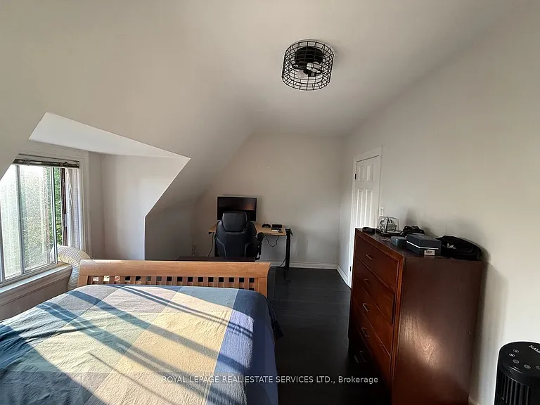 263 Grace St #2 — Photo 20
