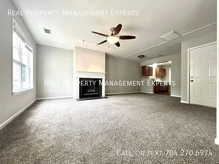 6522 Point Comfort Ln — Photo 6