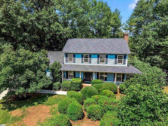 3rd image of 5 Hanson Ct