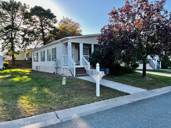 915 Oak Ridge Terrace, Manchester, NJ 08759