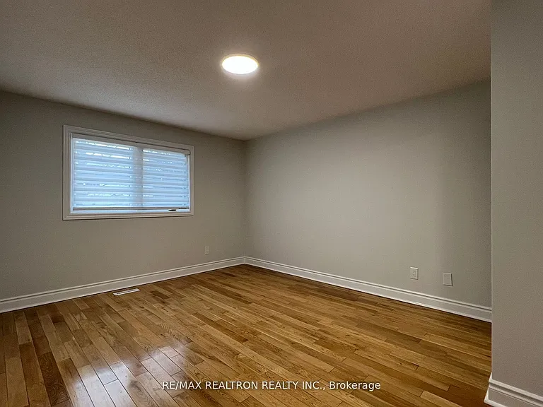 163 Ingleton Blvd #UPPER — Photo 12