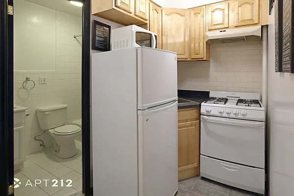 Rented by APT212 INC | media 9