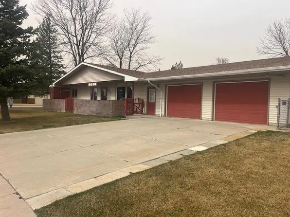 721 W 33rd St, Scottsbluff, NE 69361