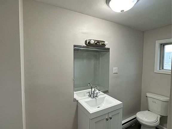 5th image of 1514 Cedar Ave #1