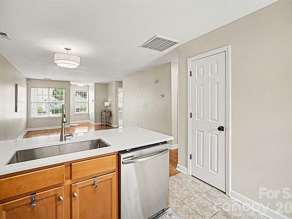 5th image of 1210 Sheldon Brook Ln