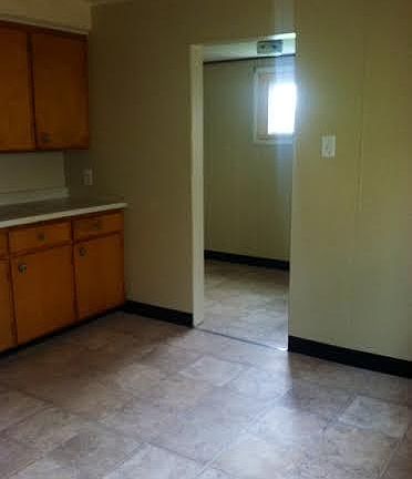 5th image of 2769 Falls St