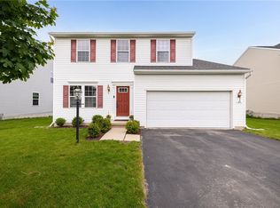 40 Coneflower Dr, West Henrietta, NY 14586