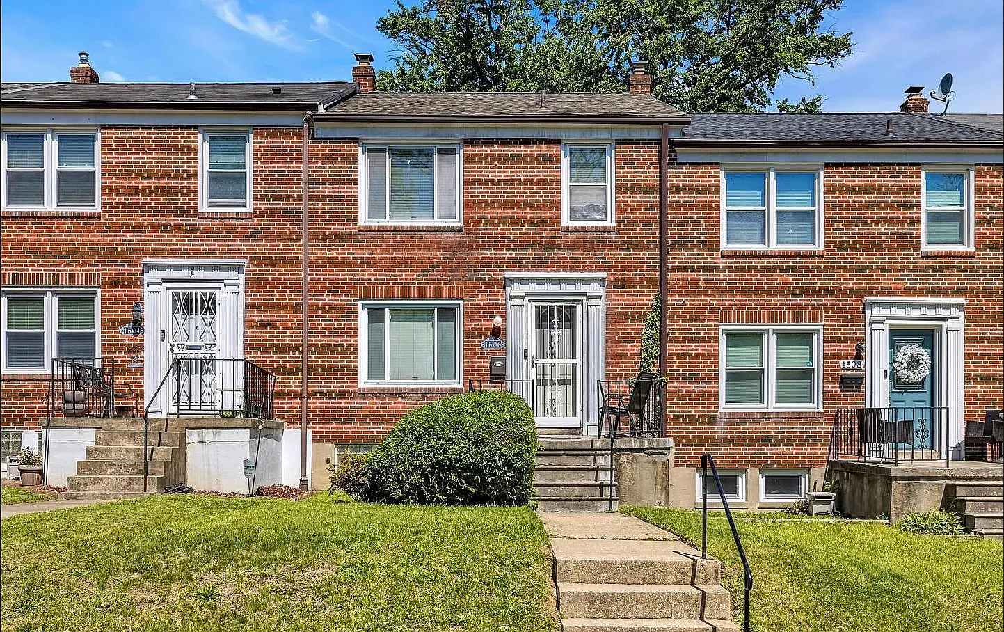 3 bed, 1.5 bath, 1200 sqft, $2,100 — Photo 1