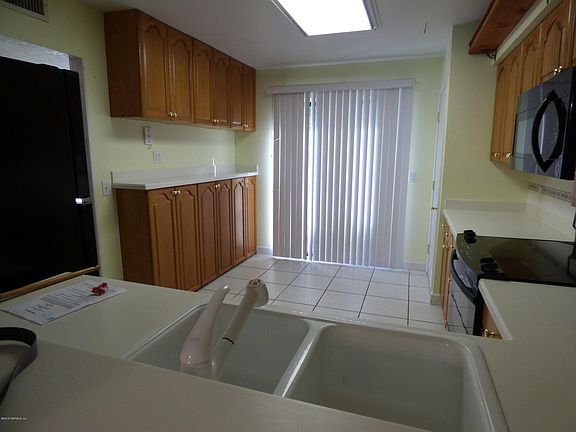 3rd image of 7685 Las Palmas Way