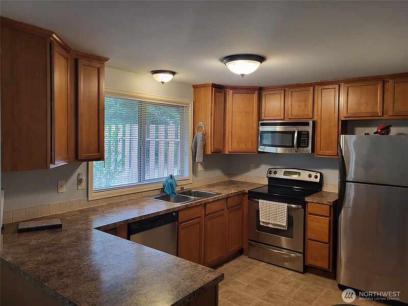5th image of 13912 37th Street Ct NW