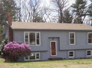 3 Round Hill Rd, Sandown, NH 03873