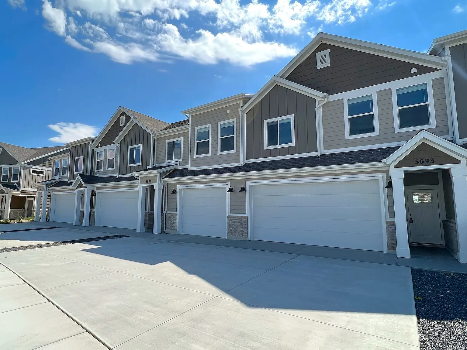 Bluffview Townhomes — Photo 2