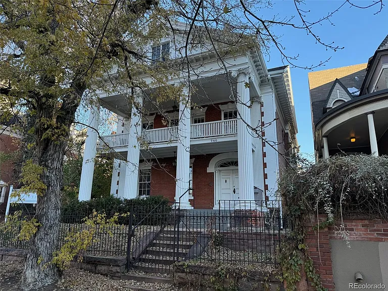 940 N Logan St — Photo 36