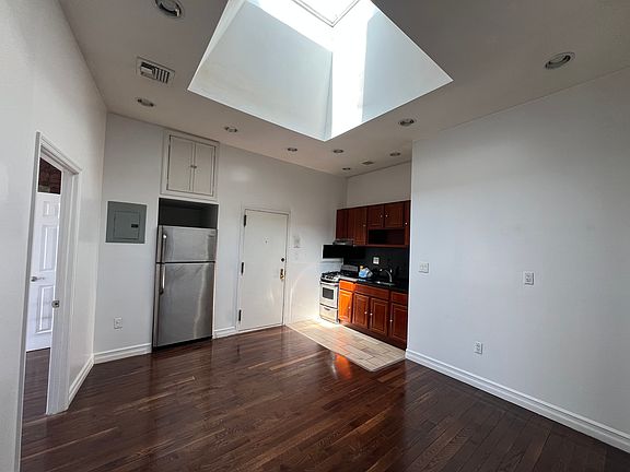 2nd image of 515 Washington Ave Unit 4A