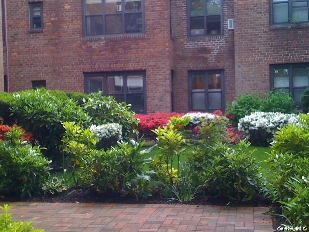 2 Town House Place #1J photo 1