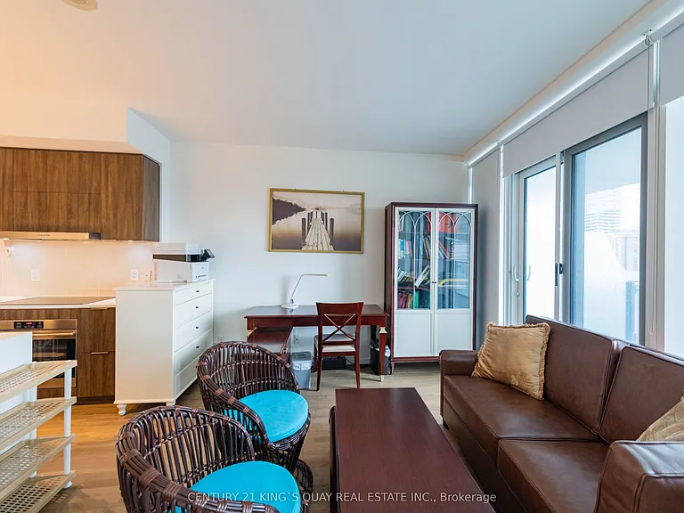 1 Bloor St E #1708 — Photo 10