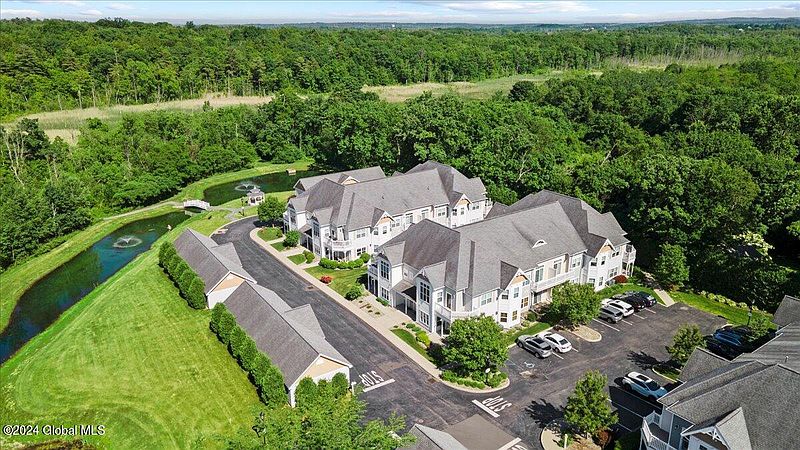 2nd image of 805 Heather Lane