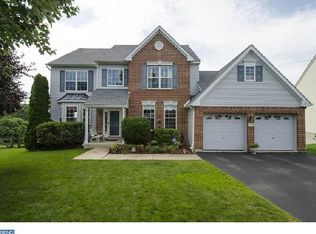 77 Overlook Cir, Garnet Valley, PA 19060