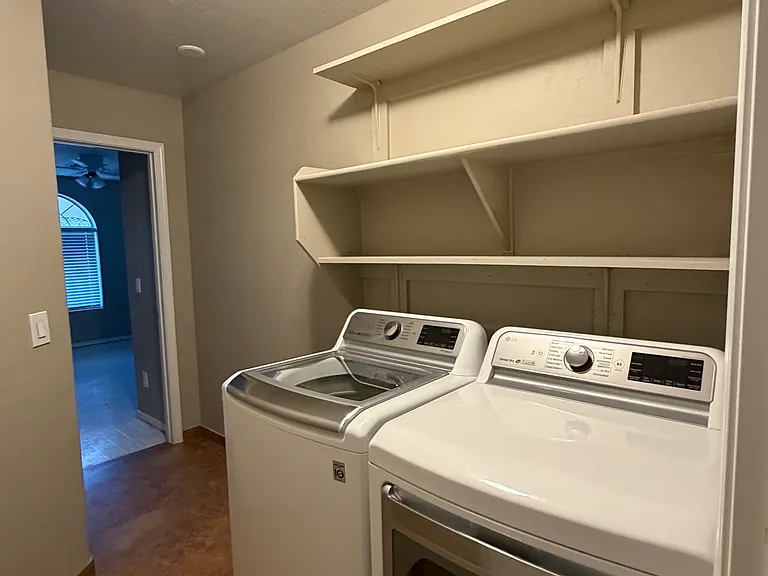 1850 W Desert Ln — Photo 35