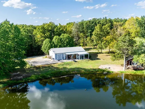 10389 Lakeside Dr, Martinsburg, MO 65264