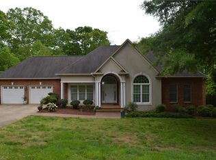 125 Forest Hill Rd, Mount Airy, NC 27030