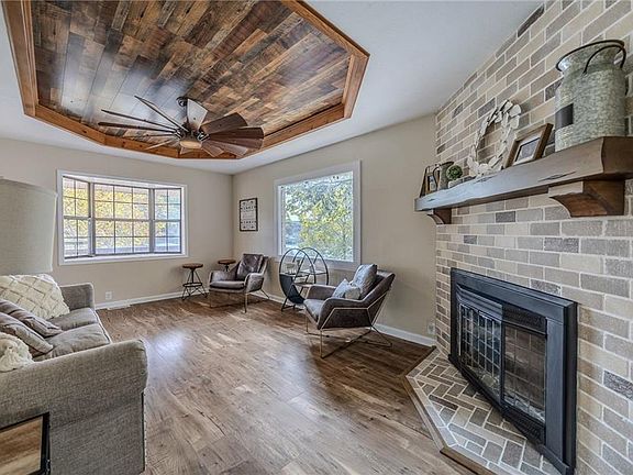 5th image of 28247 W Cove Dr