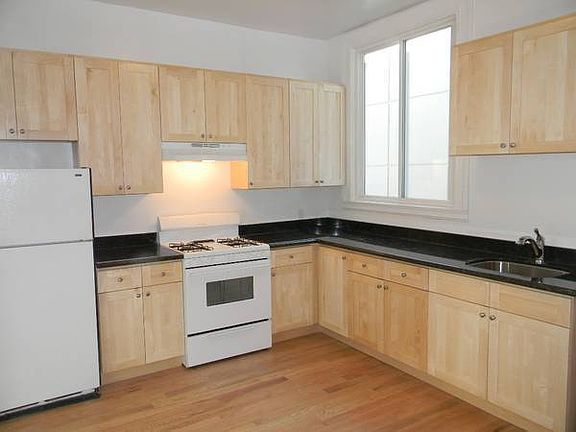 3rd image of 1701-1717 Bush St #17