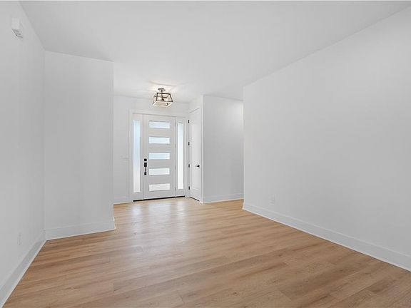 4th image of 8060 Nebo Rd