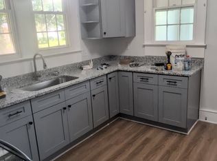 126 W Pollock St, Mount Olive, NC 28365