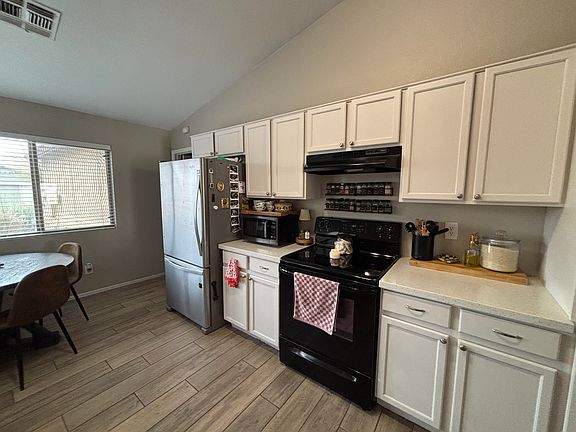 4th image of 30517 N Royal Oak Way