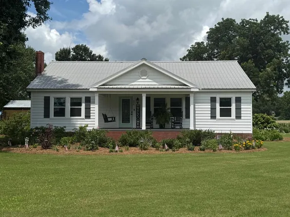 606 E Main St, Headland, AL 36345
