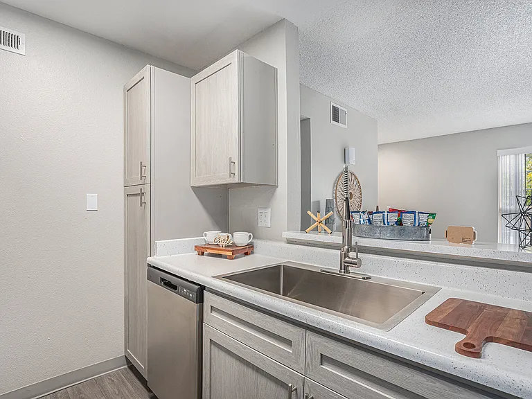 Oakdale Springs Apartments — Photo 23