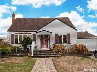 341 12th Street, West Babylon, NY, 11704
