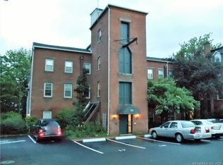 1 Russell St APT 17, Middletown, CT 06457