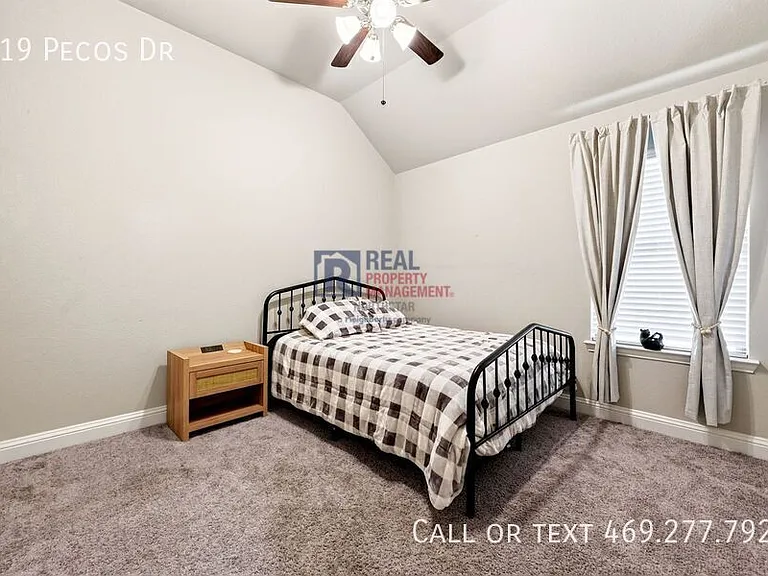 319 Pecos Dr — Photo 28