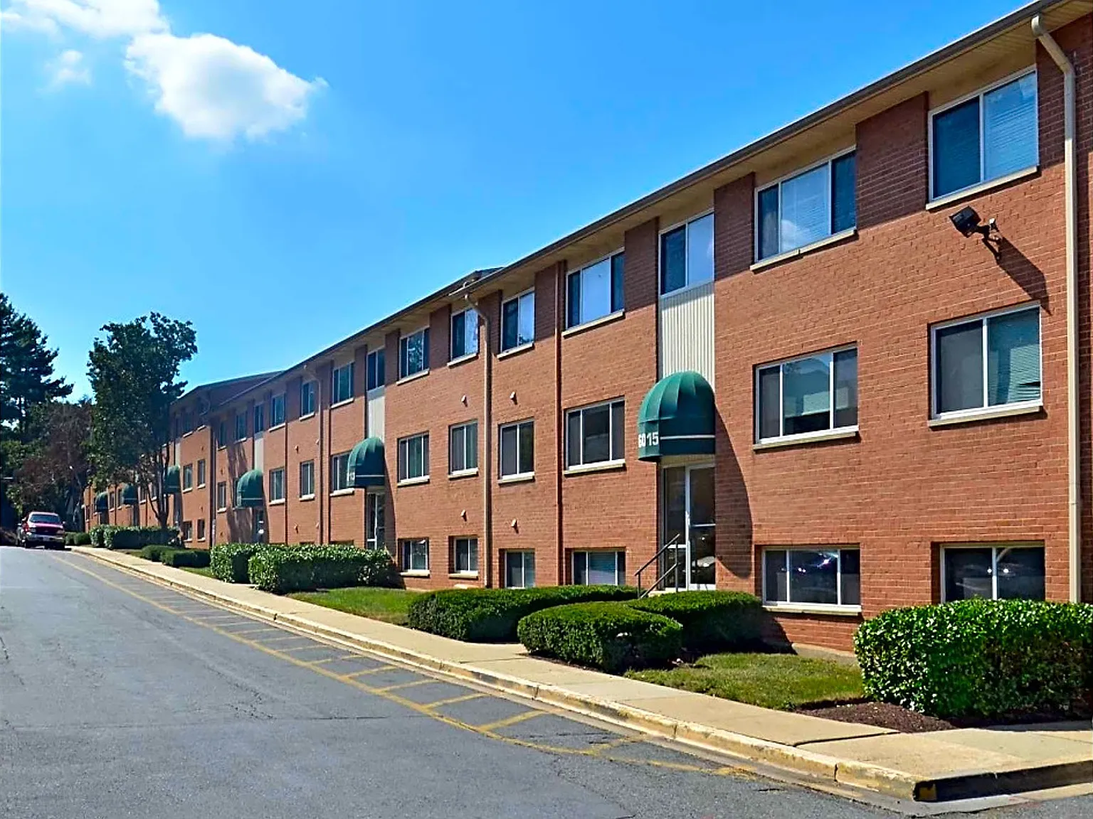 Eastdale Apartments — Photo 2