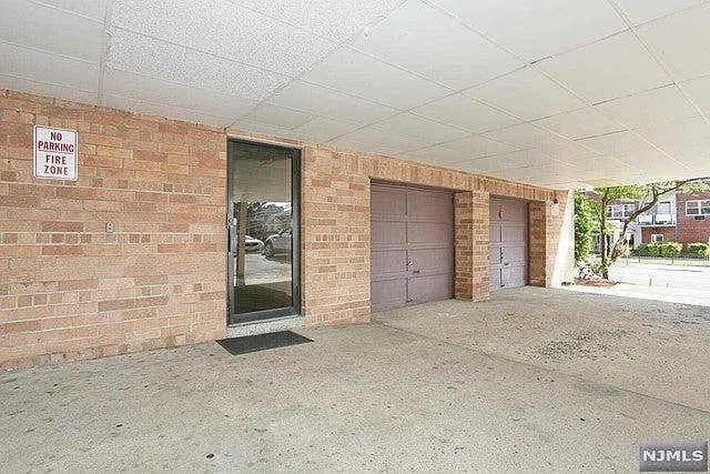 25 Jefferson St #6D — Photo 22